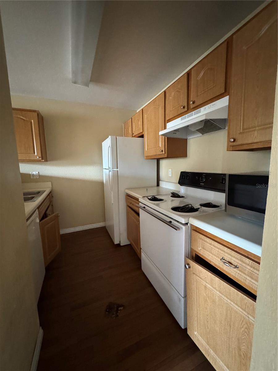 Image 8 of 15 For 4740 Walden Circle 1035