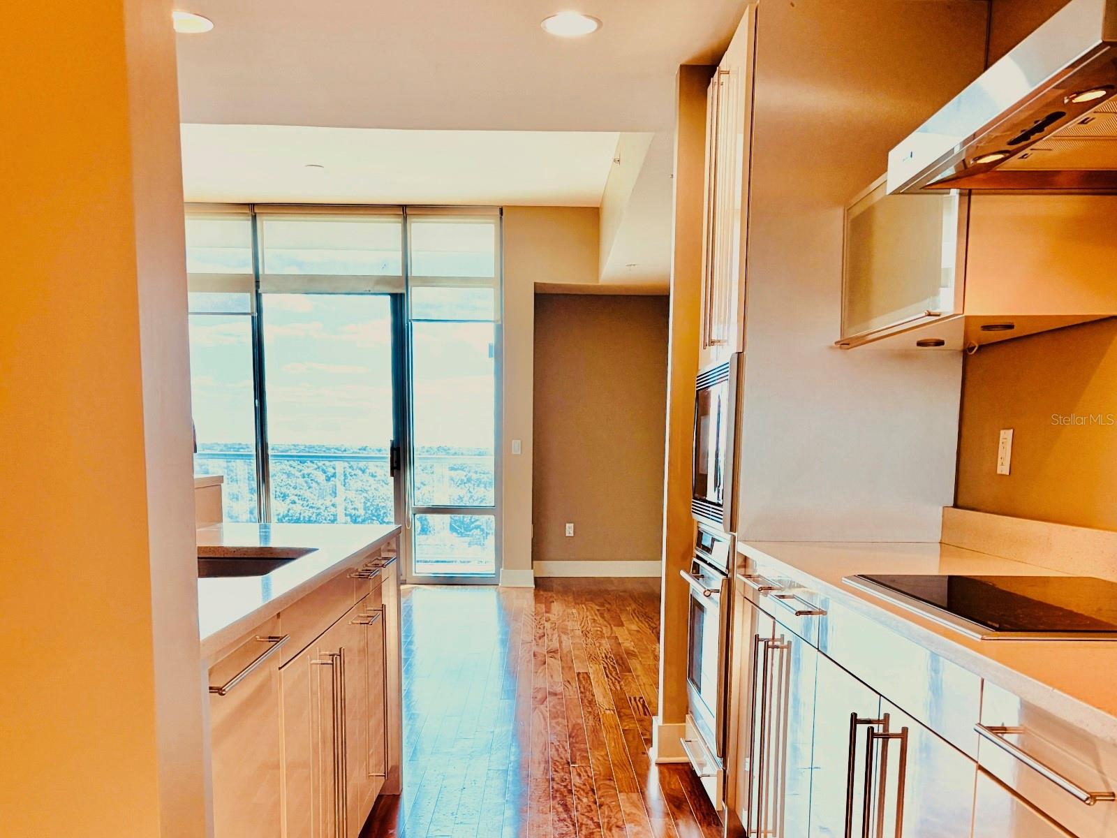 Image 10 of 40 For 260 Osceola Avenue 1005