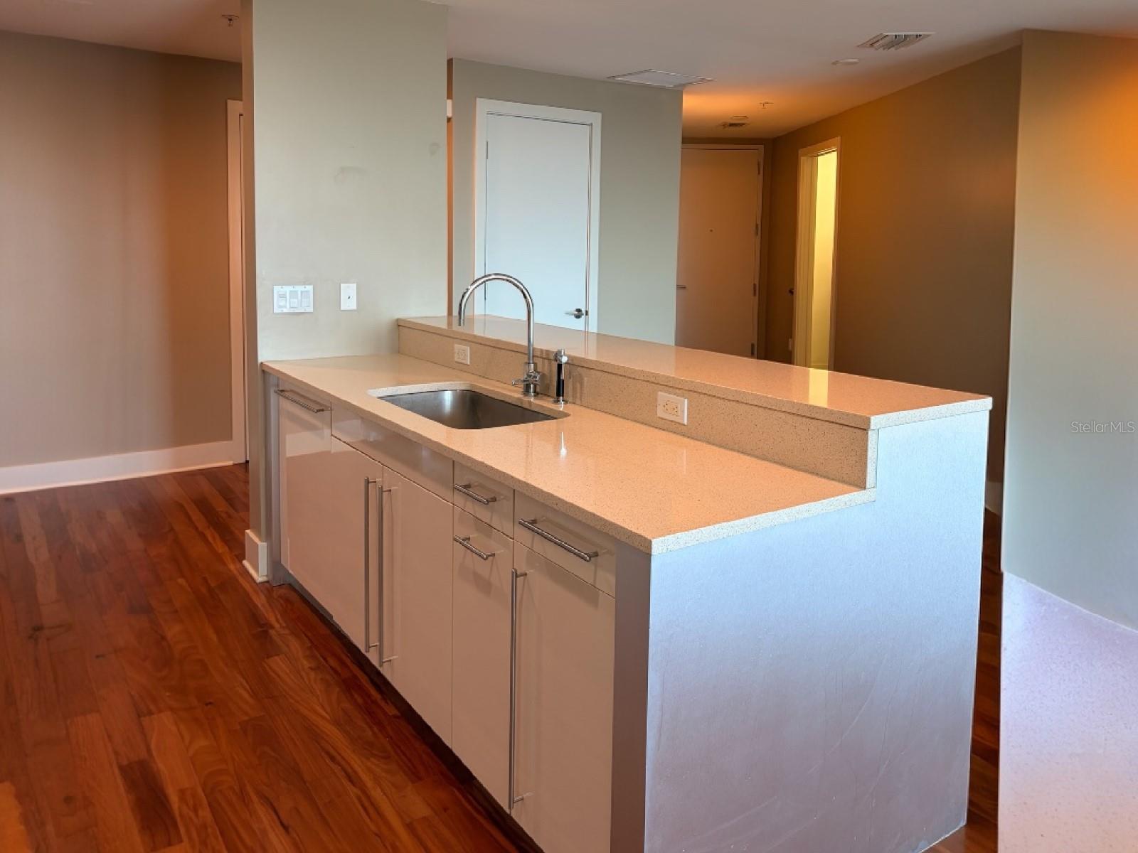 Image 11 of 40 For 260 Osceola Avenue 1005