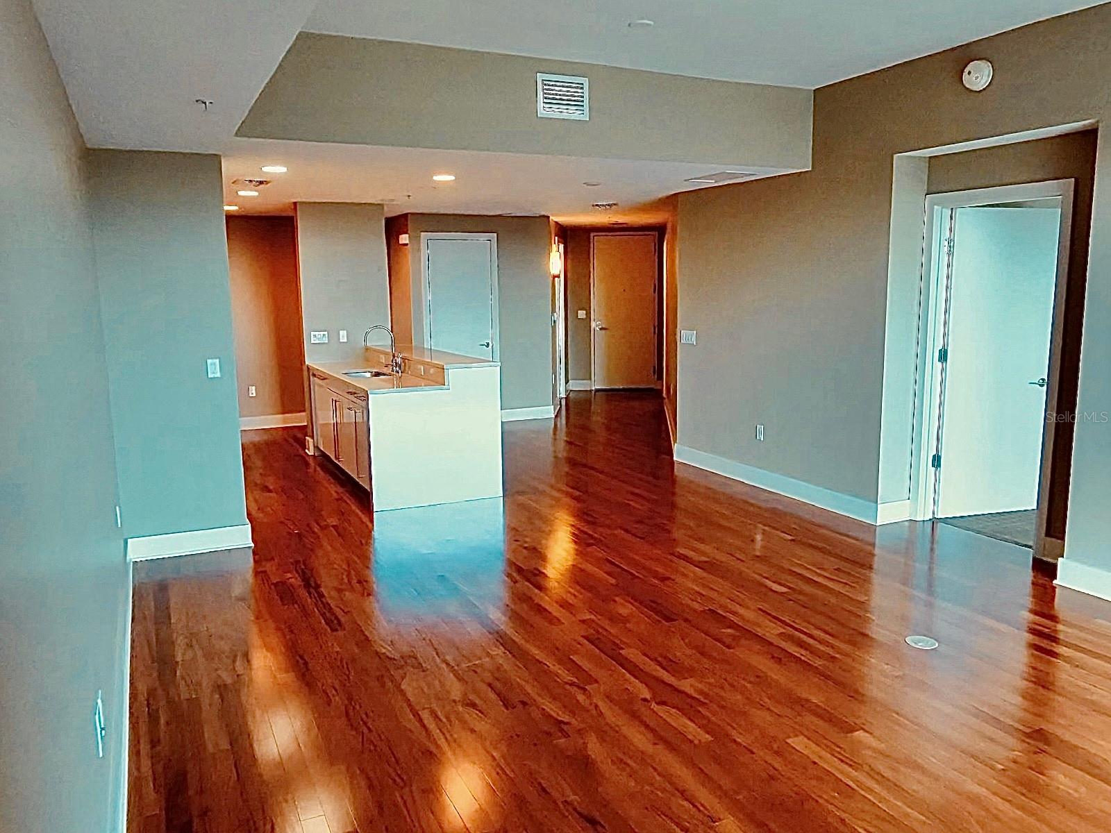 Image 16 of 40 For 260 Osceola Avenue 1005