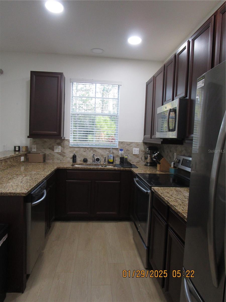 Image 11 of 41 For 9241 Sweet Maple Avenue