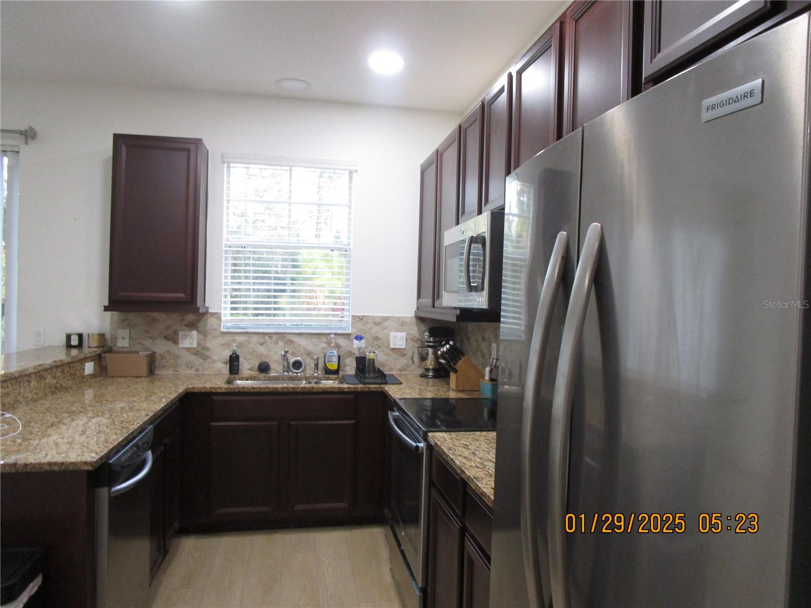 Image 13 of 41 For 9241 Sweet Maple Avenue