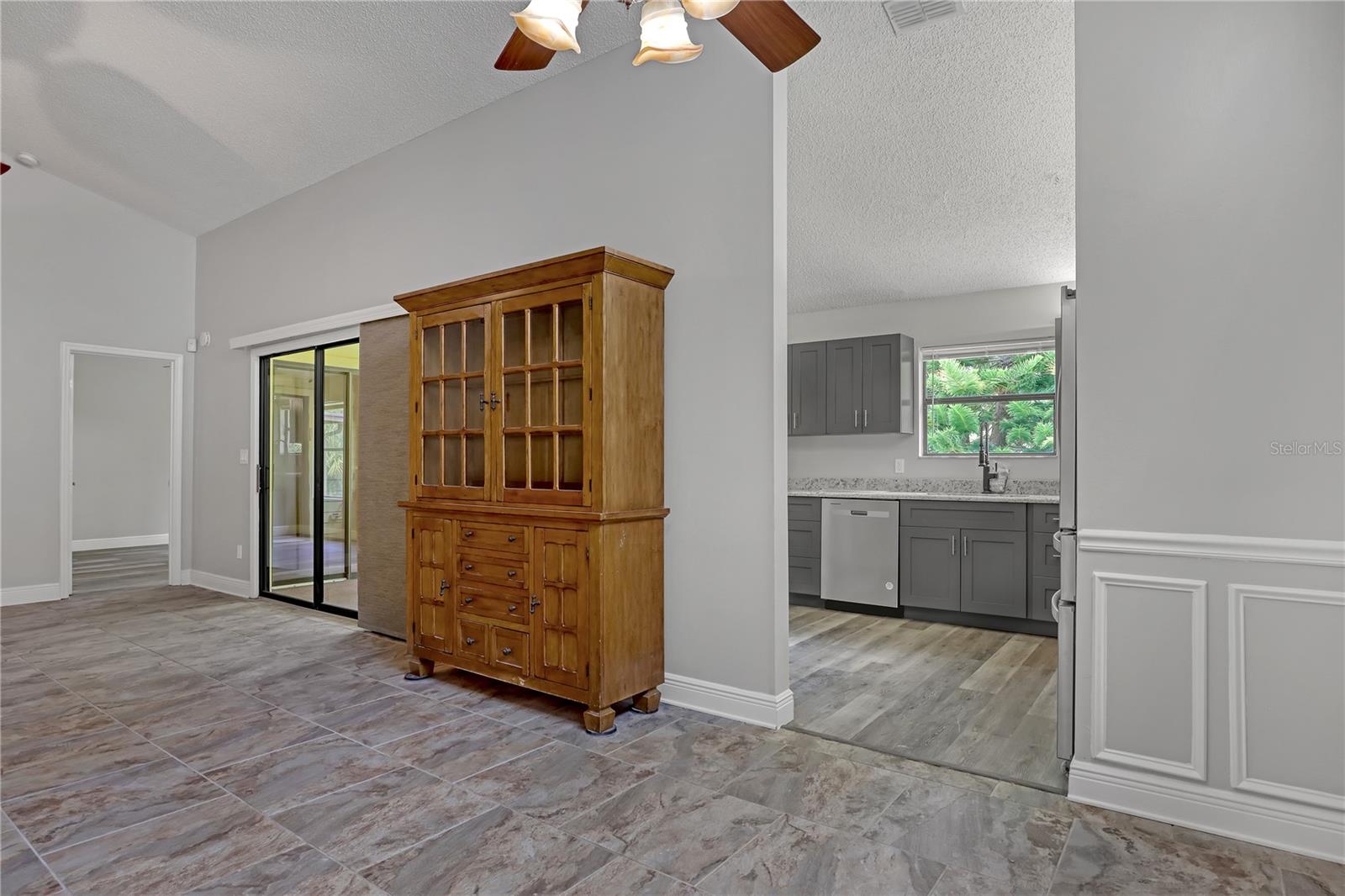 Image 10 of 34 For 778 Pine Shores Circle