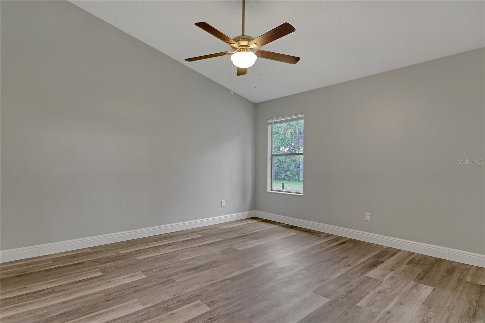 Image 14 of 34 For 778 Pine Shores Circle