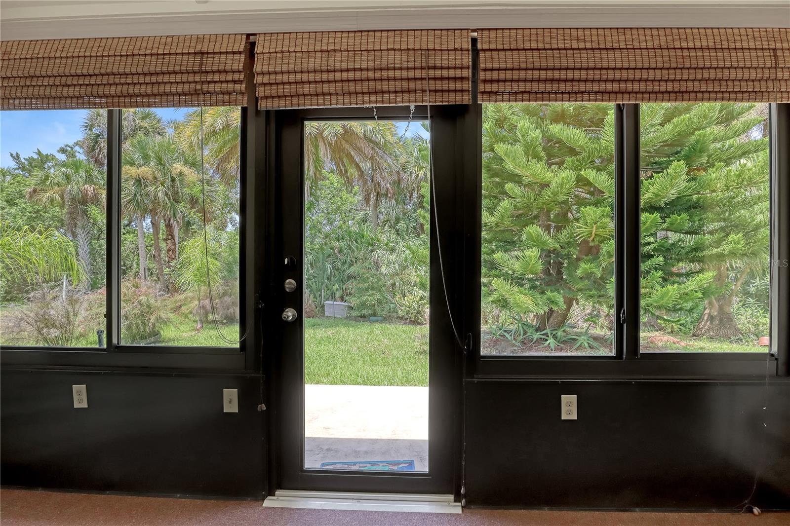 Image 27 of 34 For 778 Pine Shores Circle