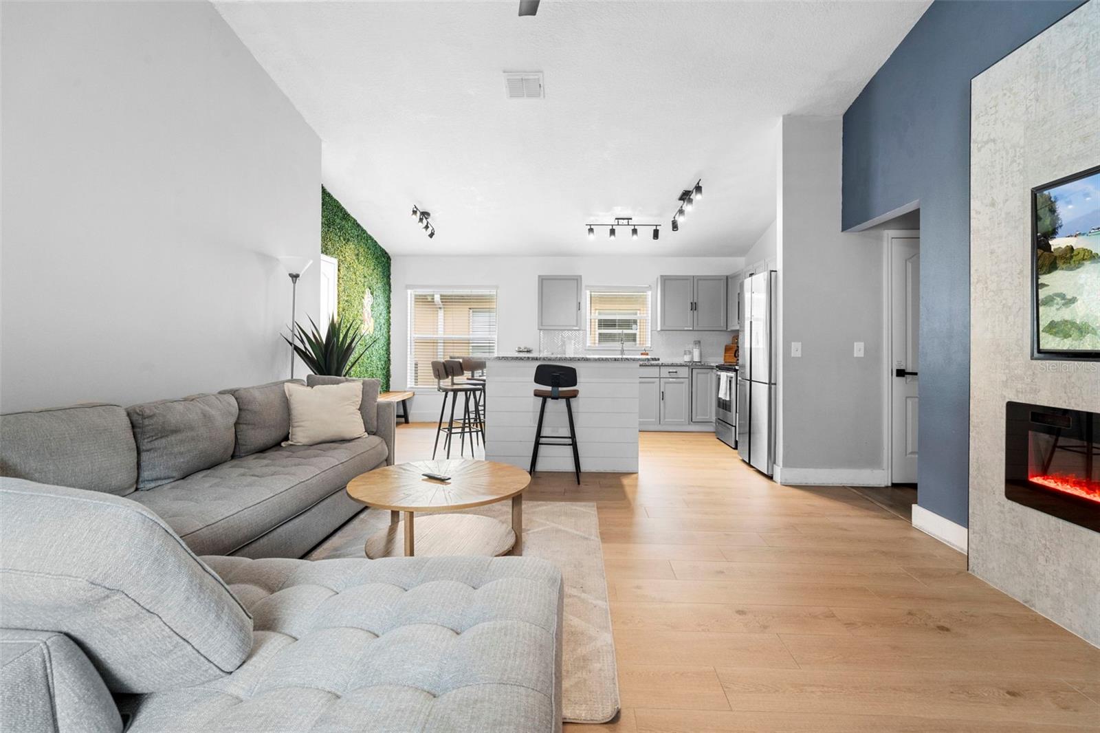 Image 19 of 52 For 127 Sundown Court