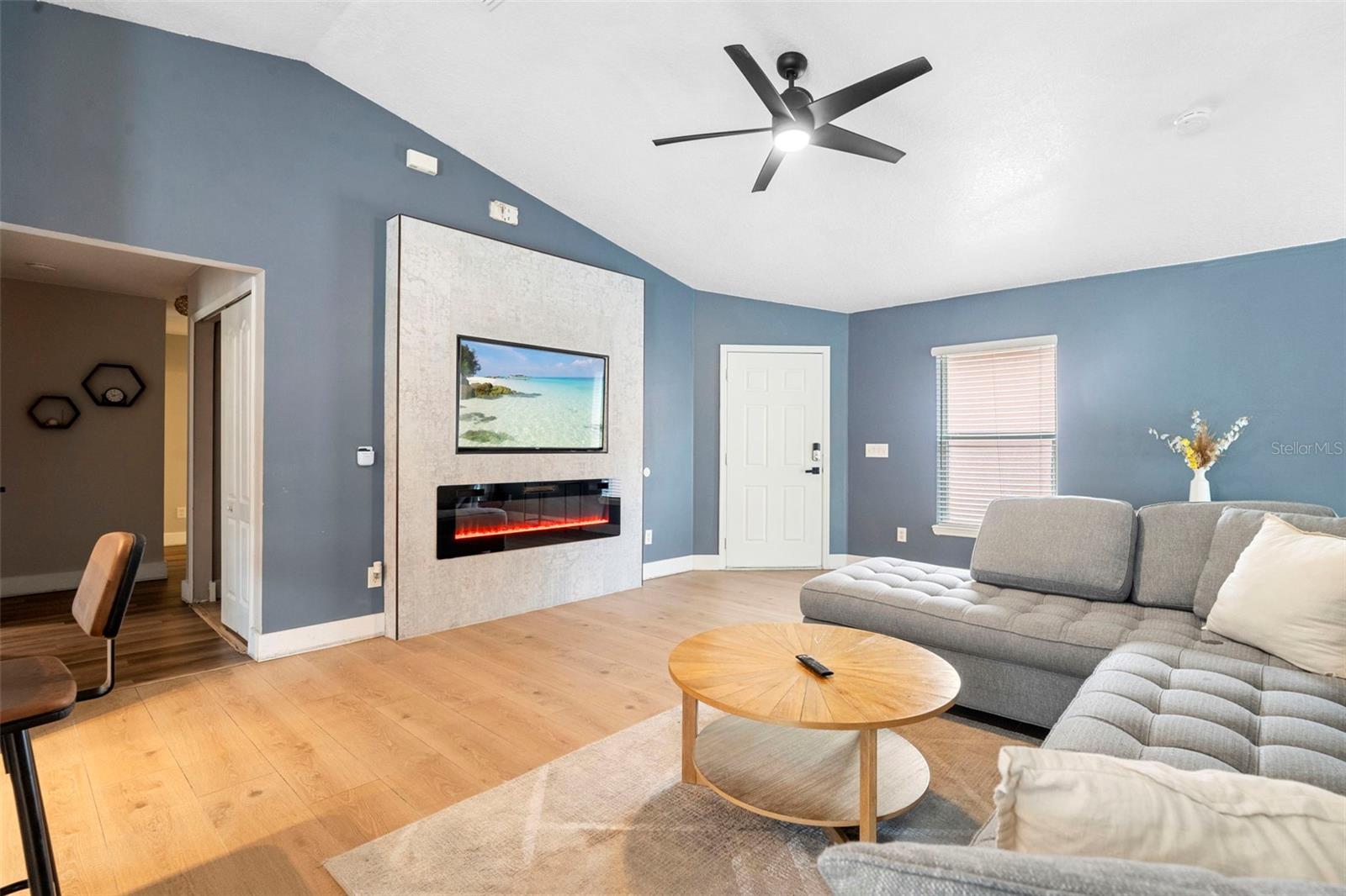 Image 22 of 52 For 127 Sundown Court