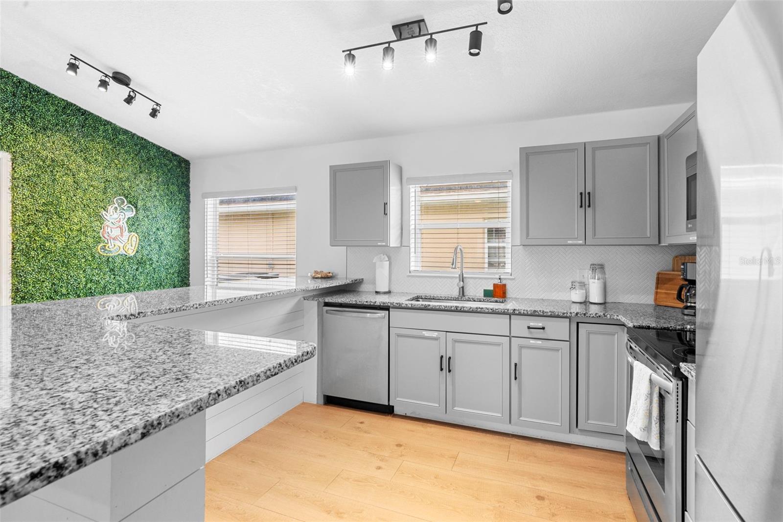 Image 27 of 52 For 127 Sundown Court