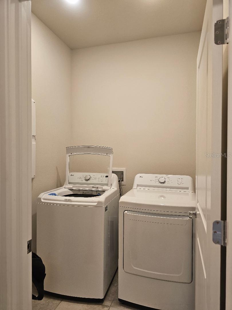 Image 9 of 17 For 3545 Treetop Street