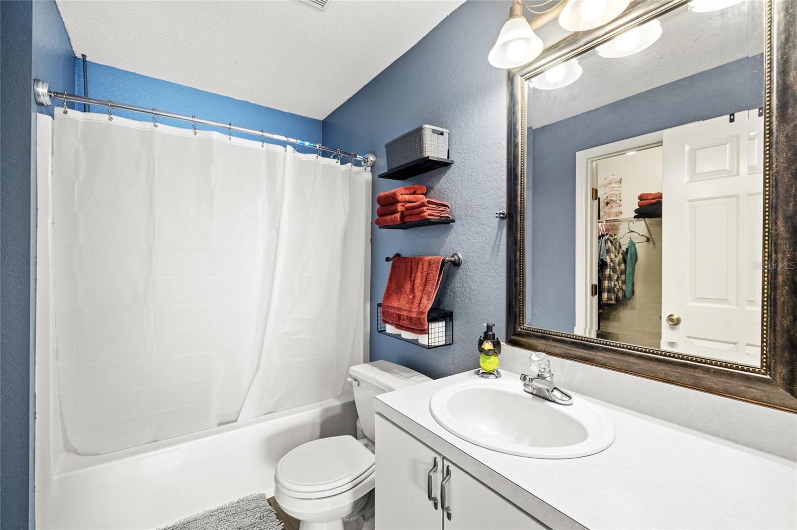 Image 11 of 37 For 145 Eagle Point Boulevard