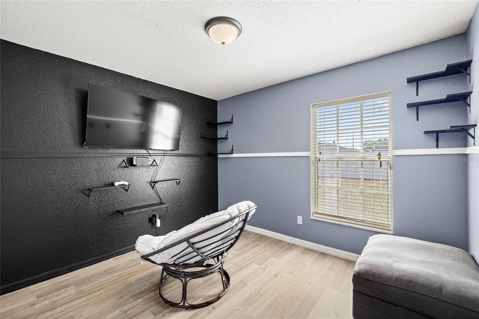 Image 15 of 37 For 145 Eagle Point Boulevard