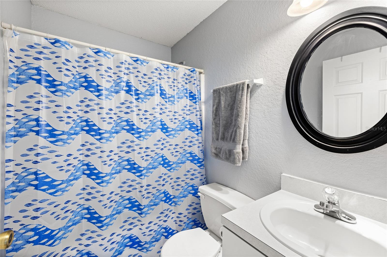 Image 17 of 37 For 145 Eagle Point Boulevard