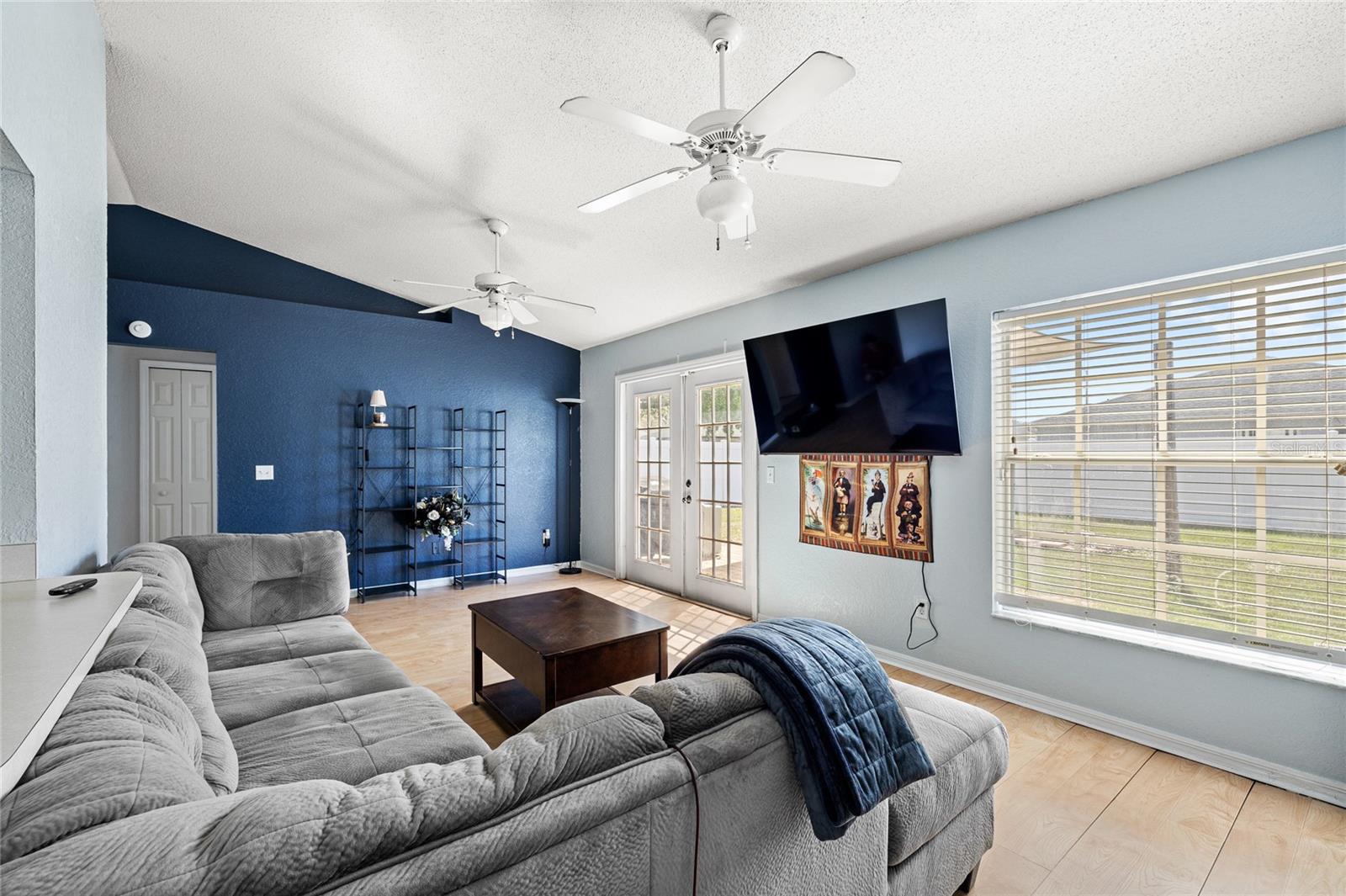 Image 8 of 37 For 145 Eagle Point Boulevard