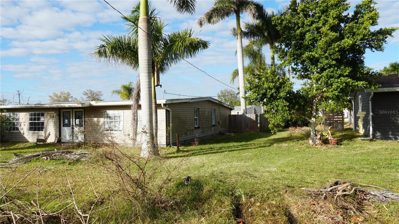 Image 2 of 21 For 3513 Areca Street