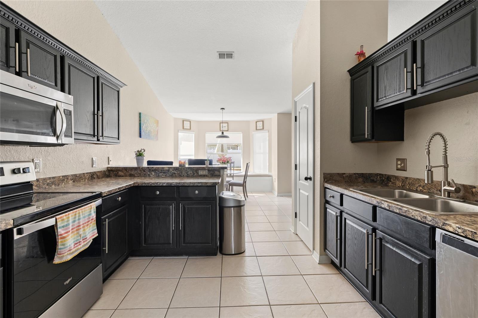 Image 11 of 45 For 496 Terranova Street