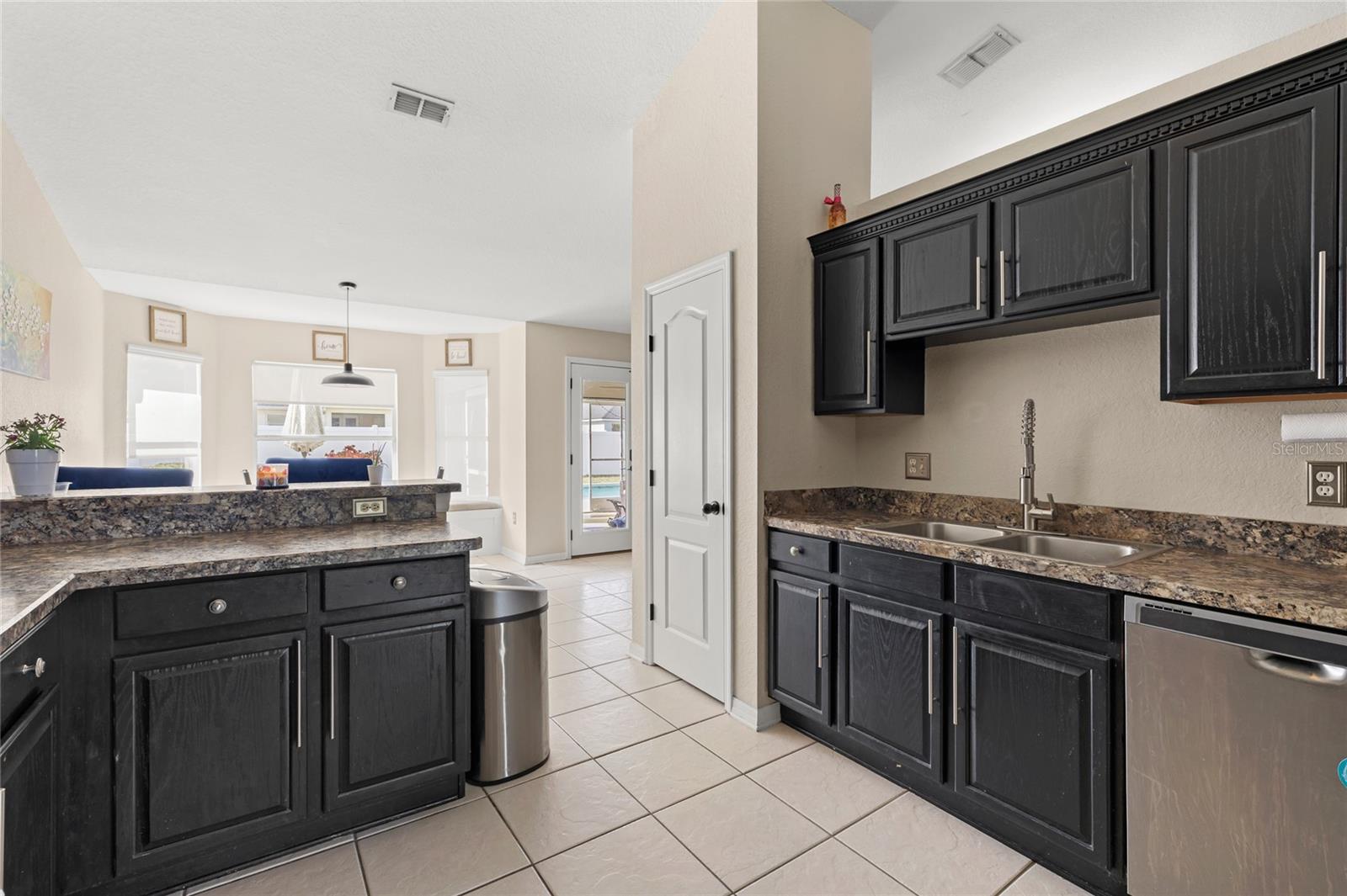 Image 12 of 45 For 496 Terranova Street