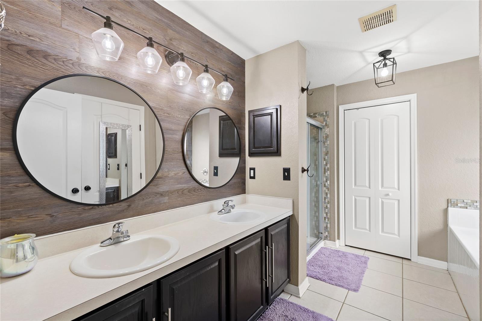 Image 17 of 45 For 496 Terranova Street