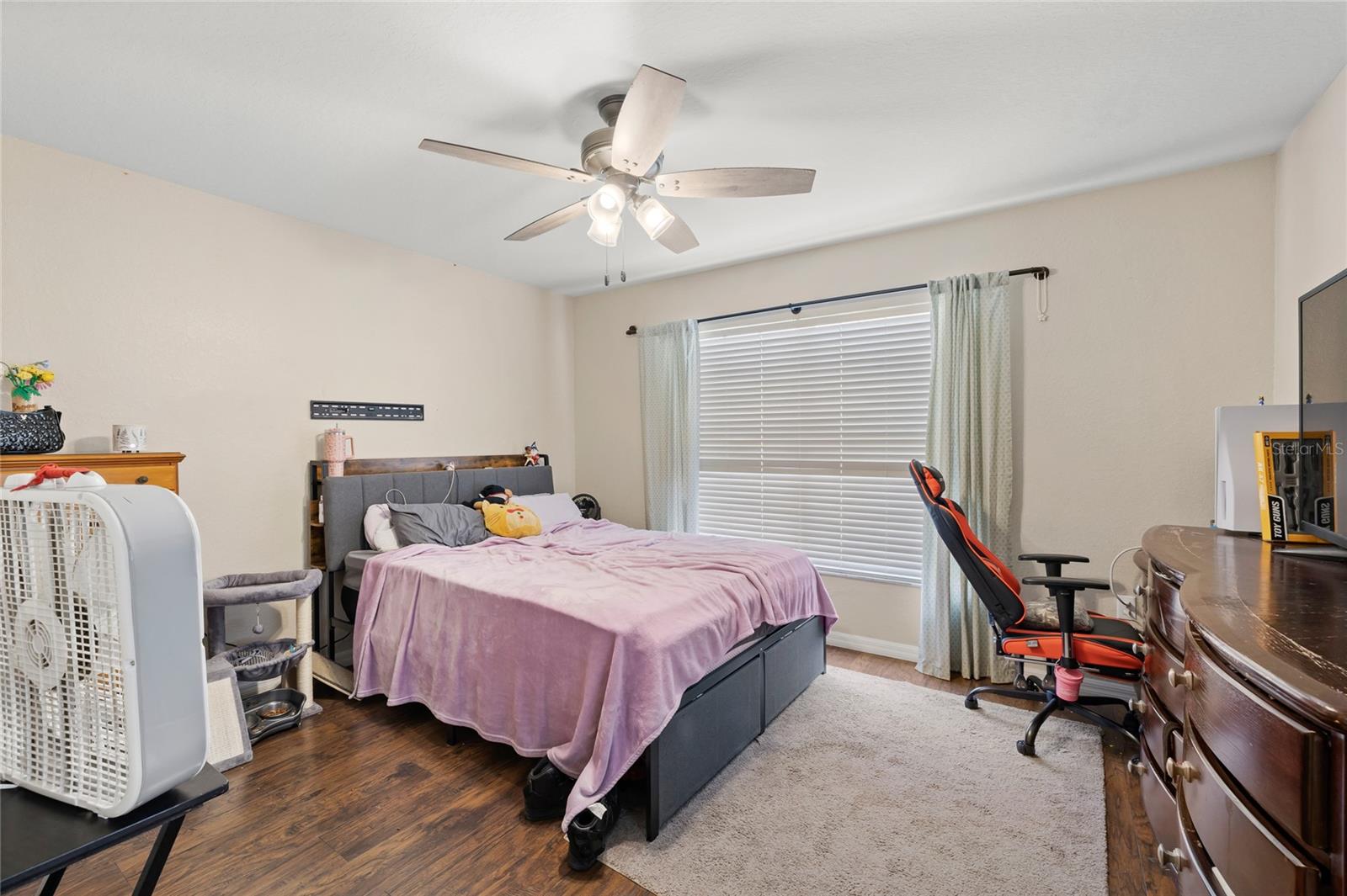 Image 19 of 45 For 496 Terranova Street