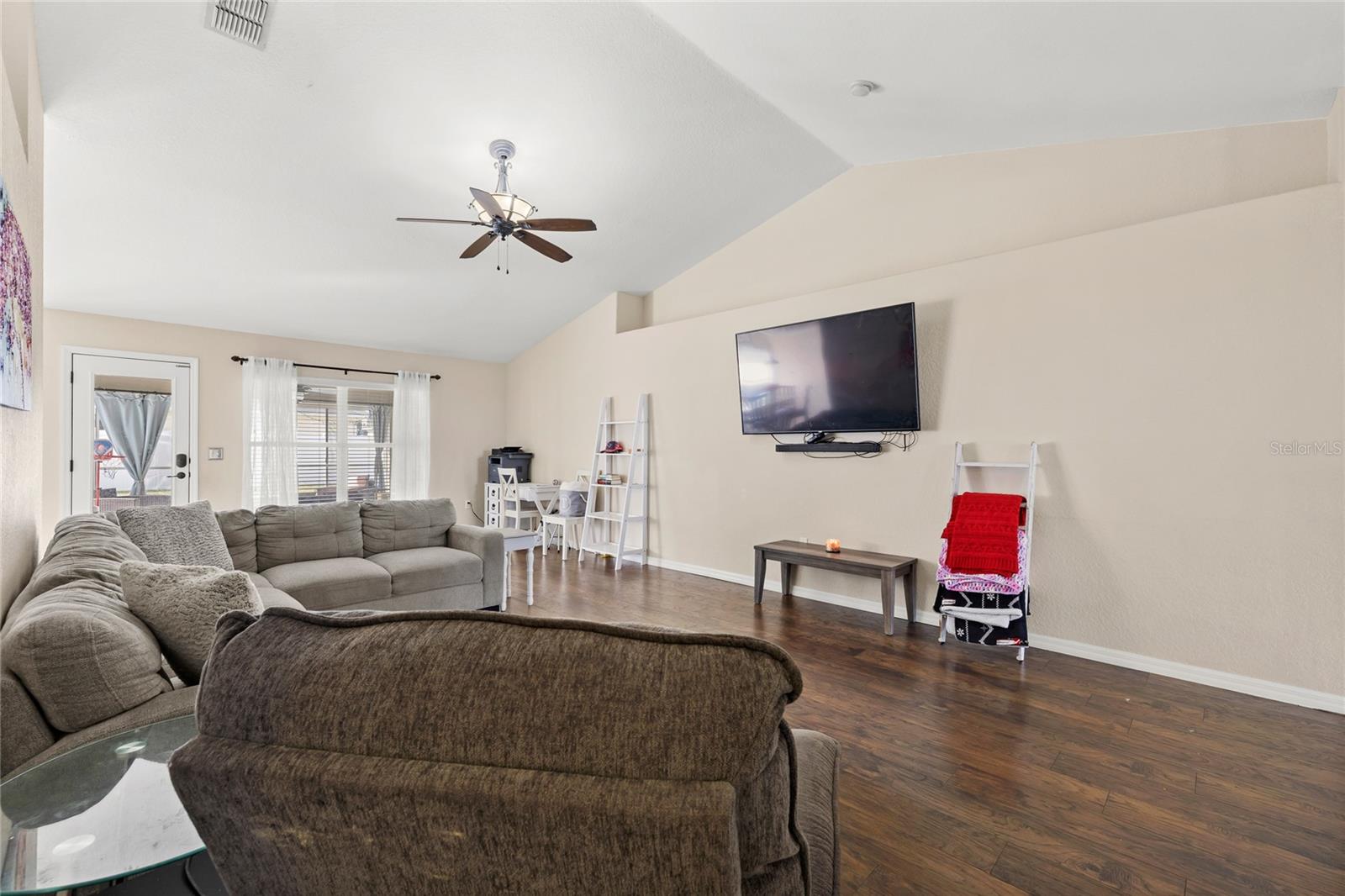 Image 9 of 45 For 496 Terranova Street