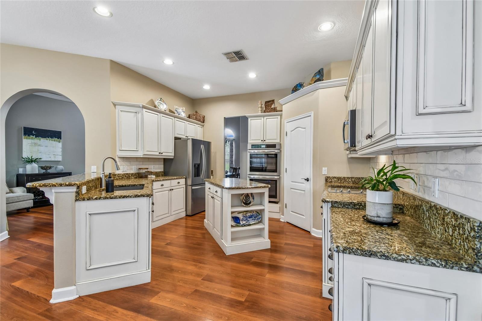 Image 10 of 33 For 1362 Shady Knoll Court