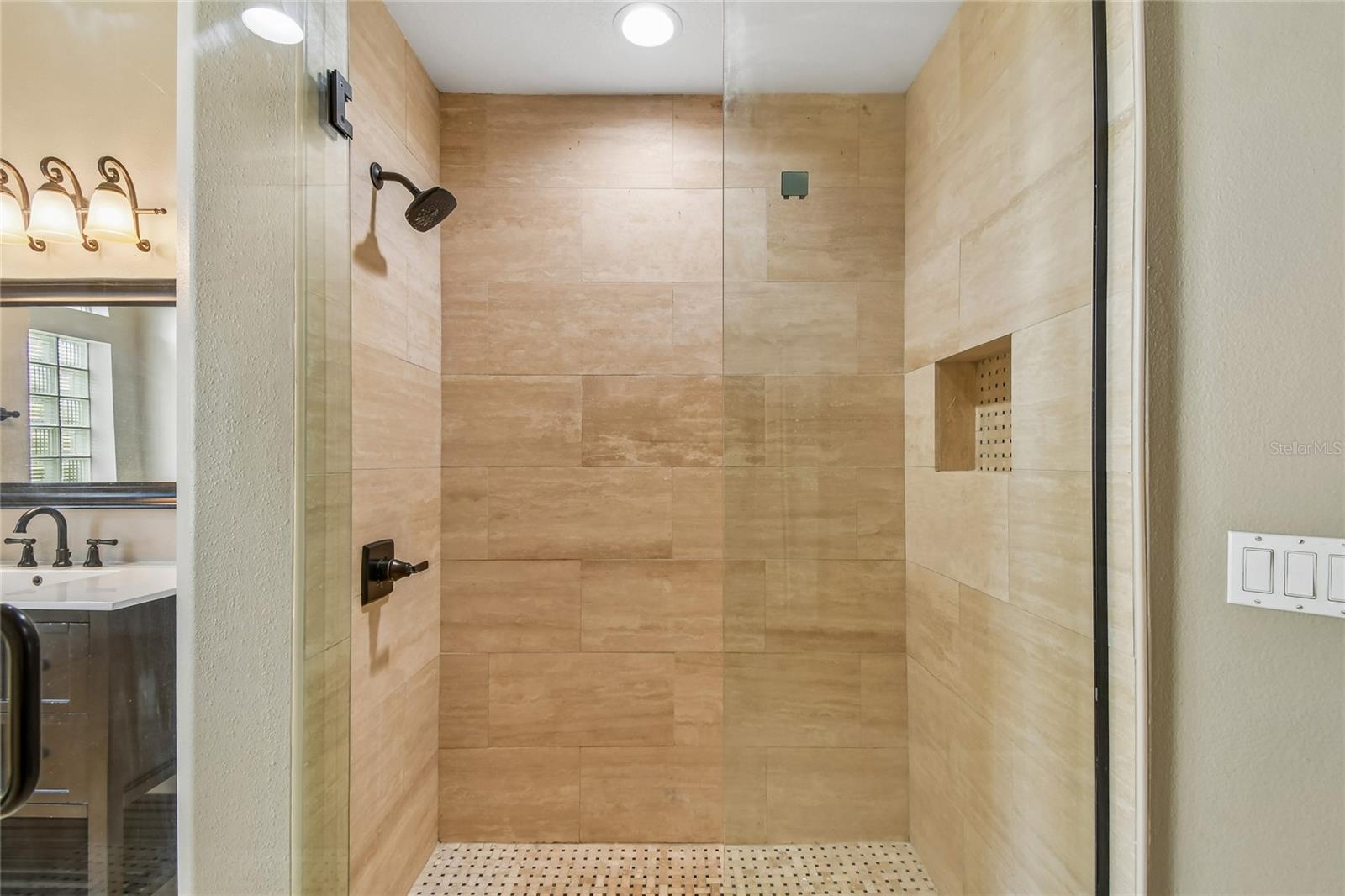 Image 19 of 33 For 1362 Shady Knoll Court