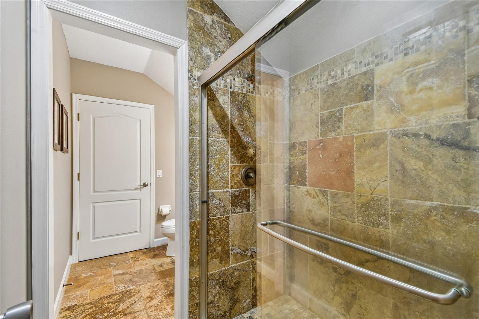 Image 23 of 33 For 1362 Shady Knoll Court