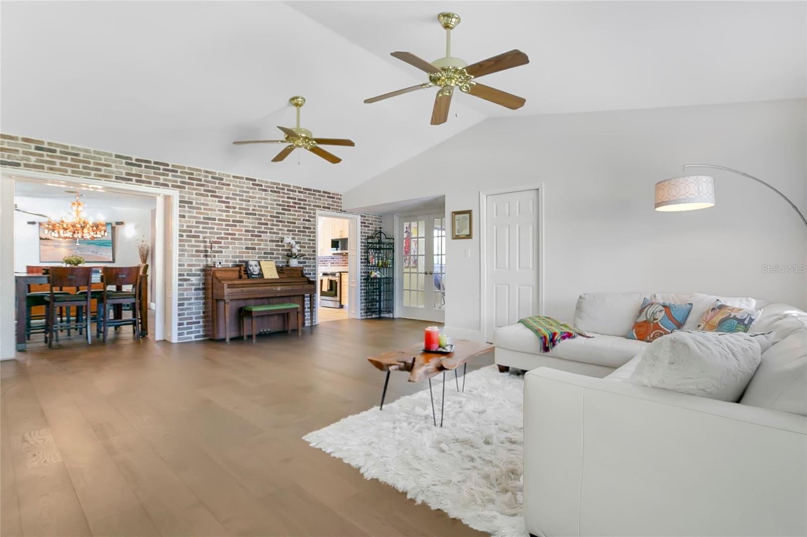 Image 5 of 38 For 9500 Handley Court