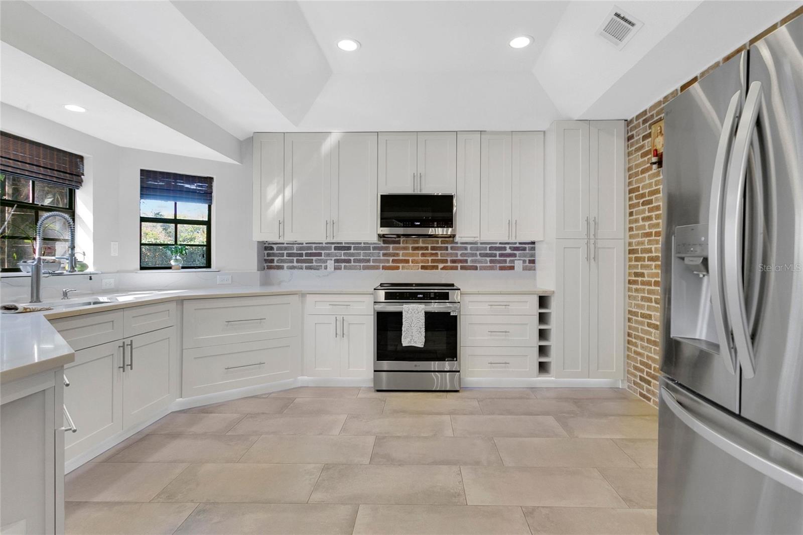 Image 7 of 38 For 9500 Handley Court