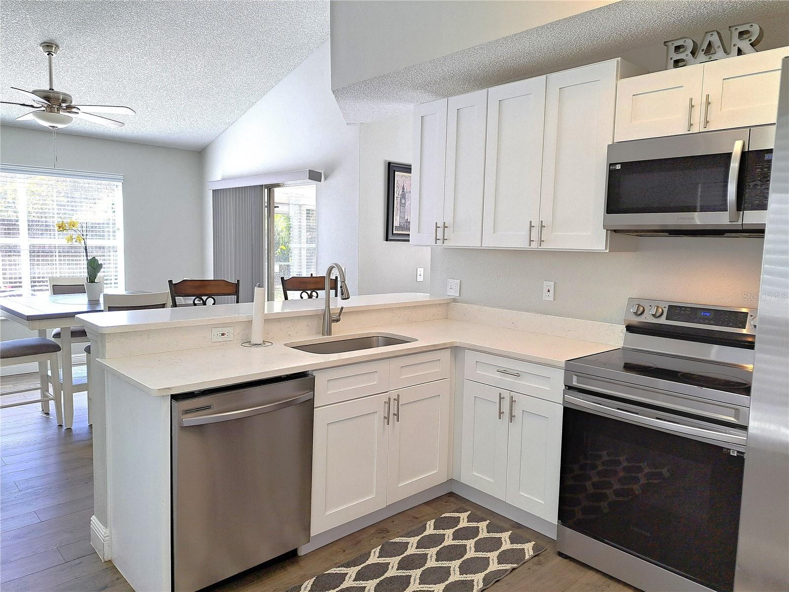 Image 10 of 37 For 10318 Crystal Point Drive