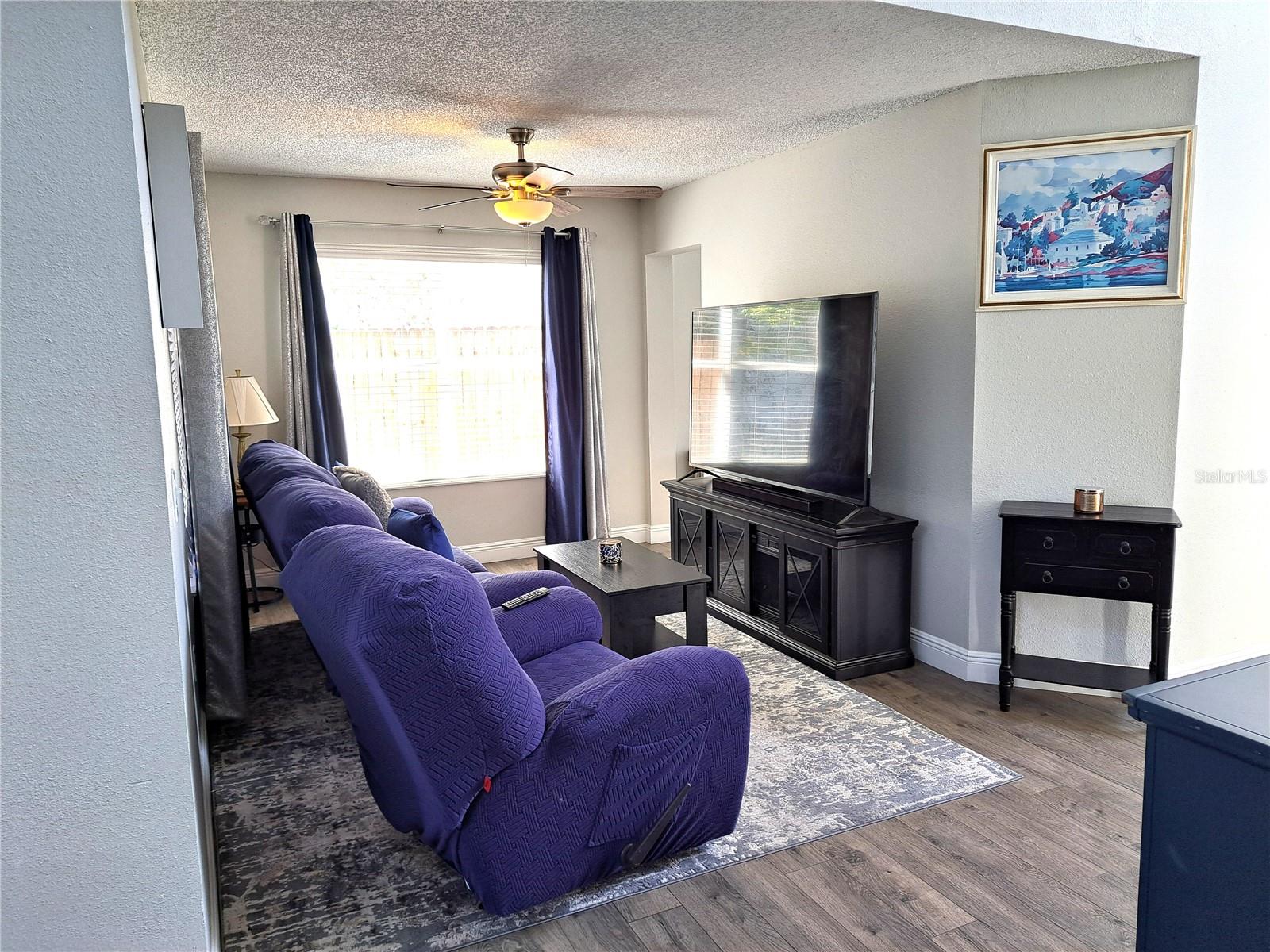 Image 13 of 37 For 10318 Crystal Point Drive