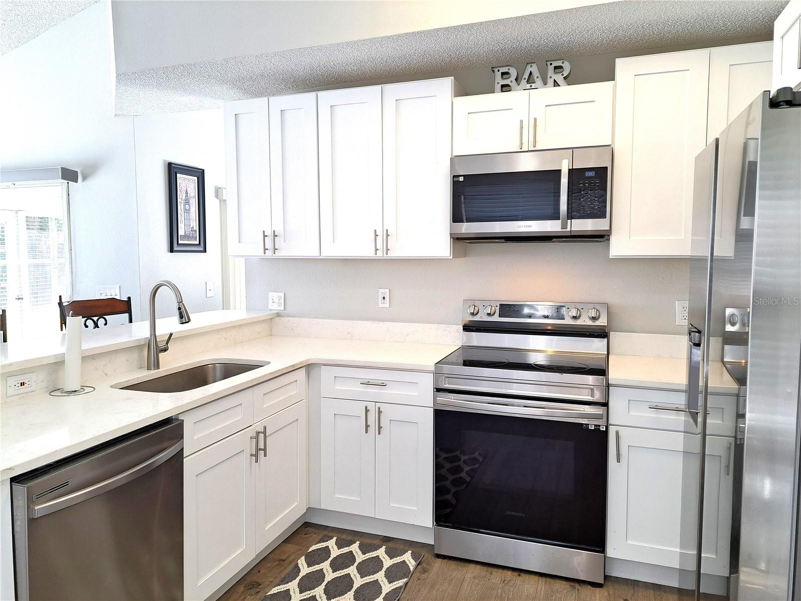 Image 9 of 37 For 10318 Crystal Point Drive