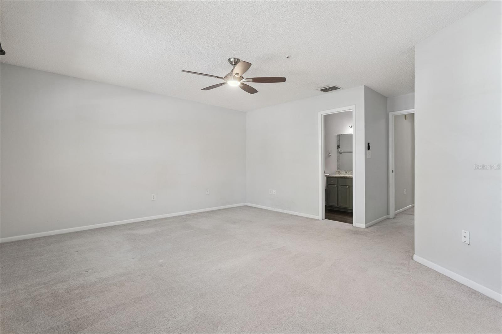 Image 19 of 51 For 683 Post Oak Circle 117