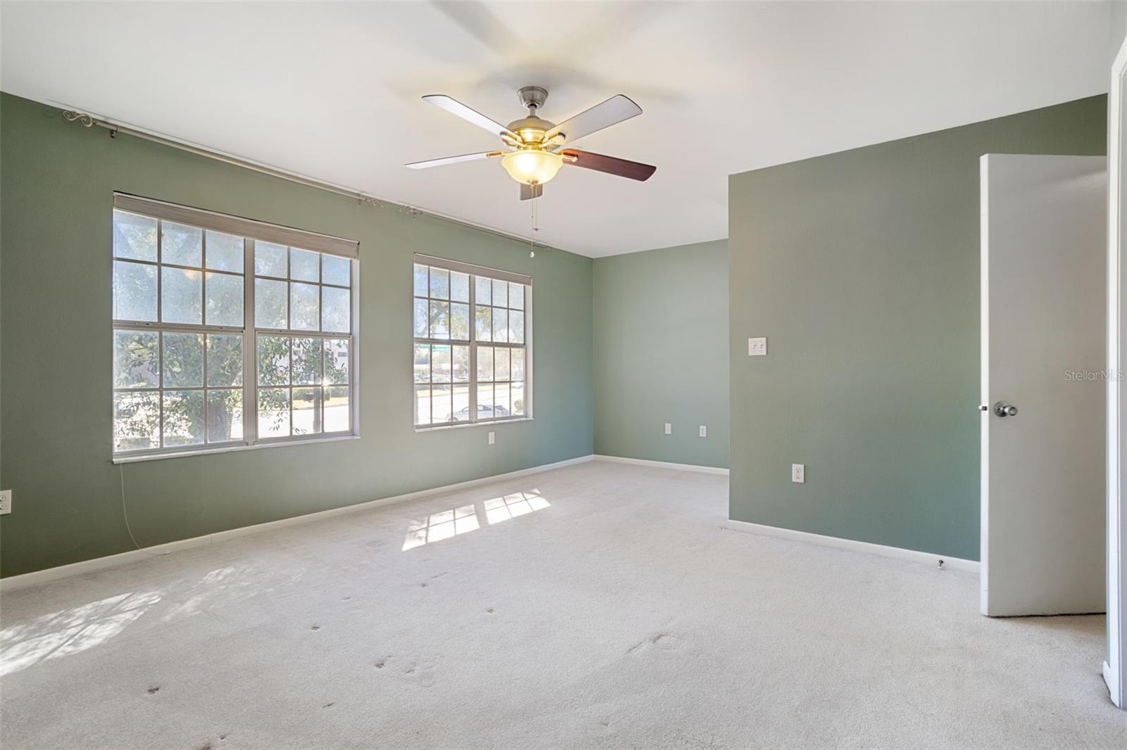 Image 23 of 51 For 683 Post Oak Circle 117