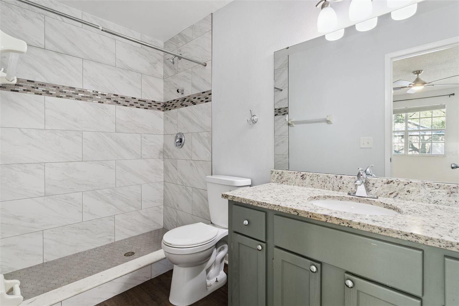 Image 29 of 51 For 683 Post Oak Circle 117