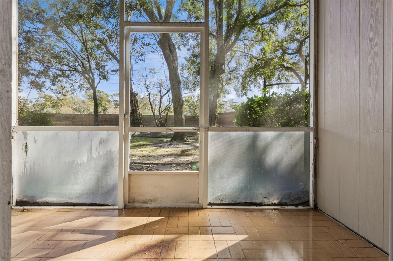 Image 33 of 51 For 683 Post Oak Circle 117