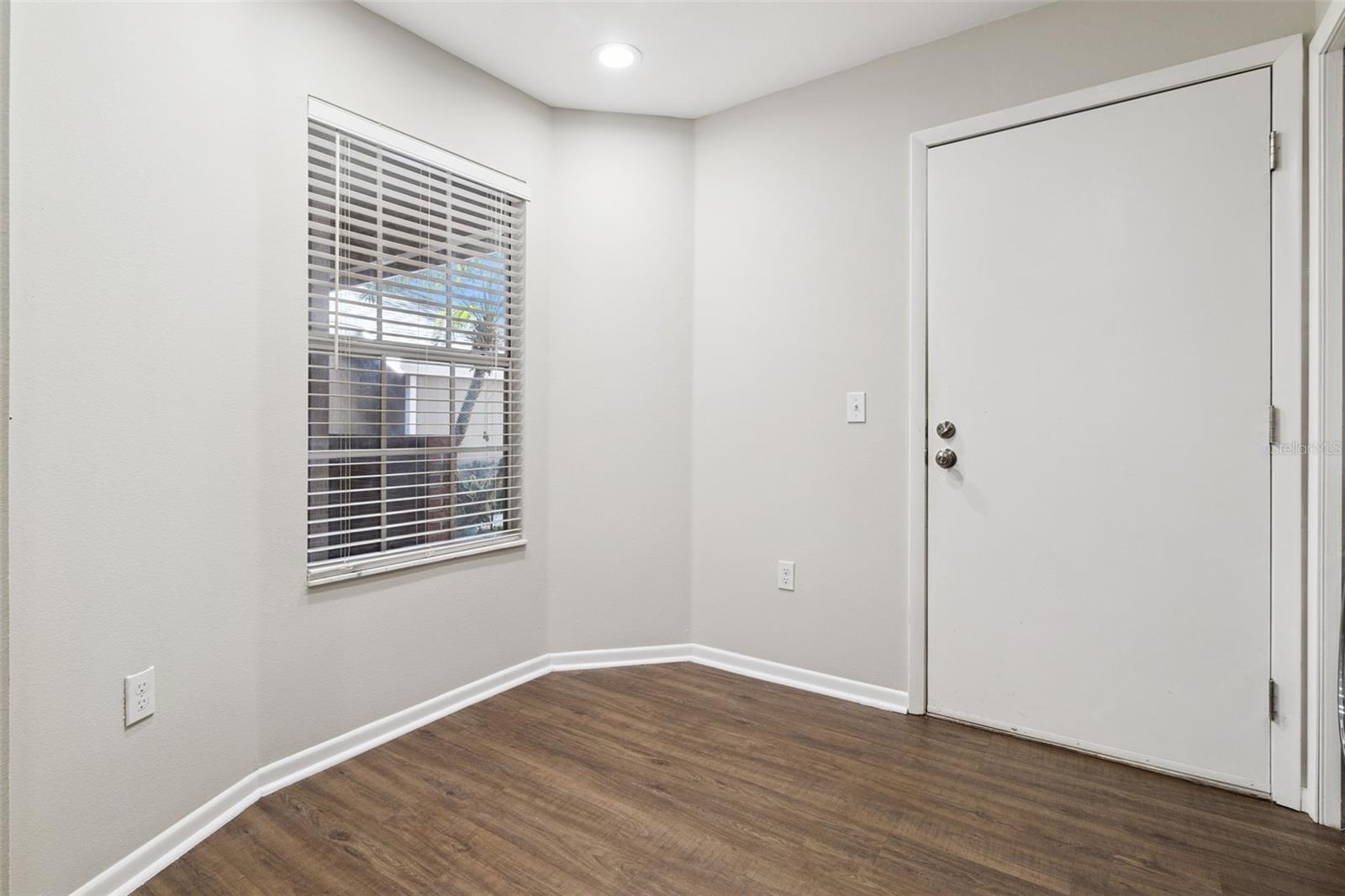 Image 5 of 51 For 683 Post Oak Circle 117