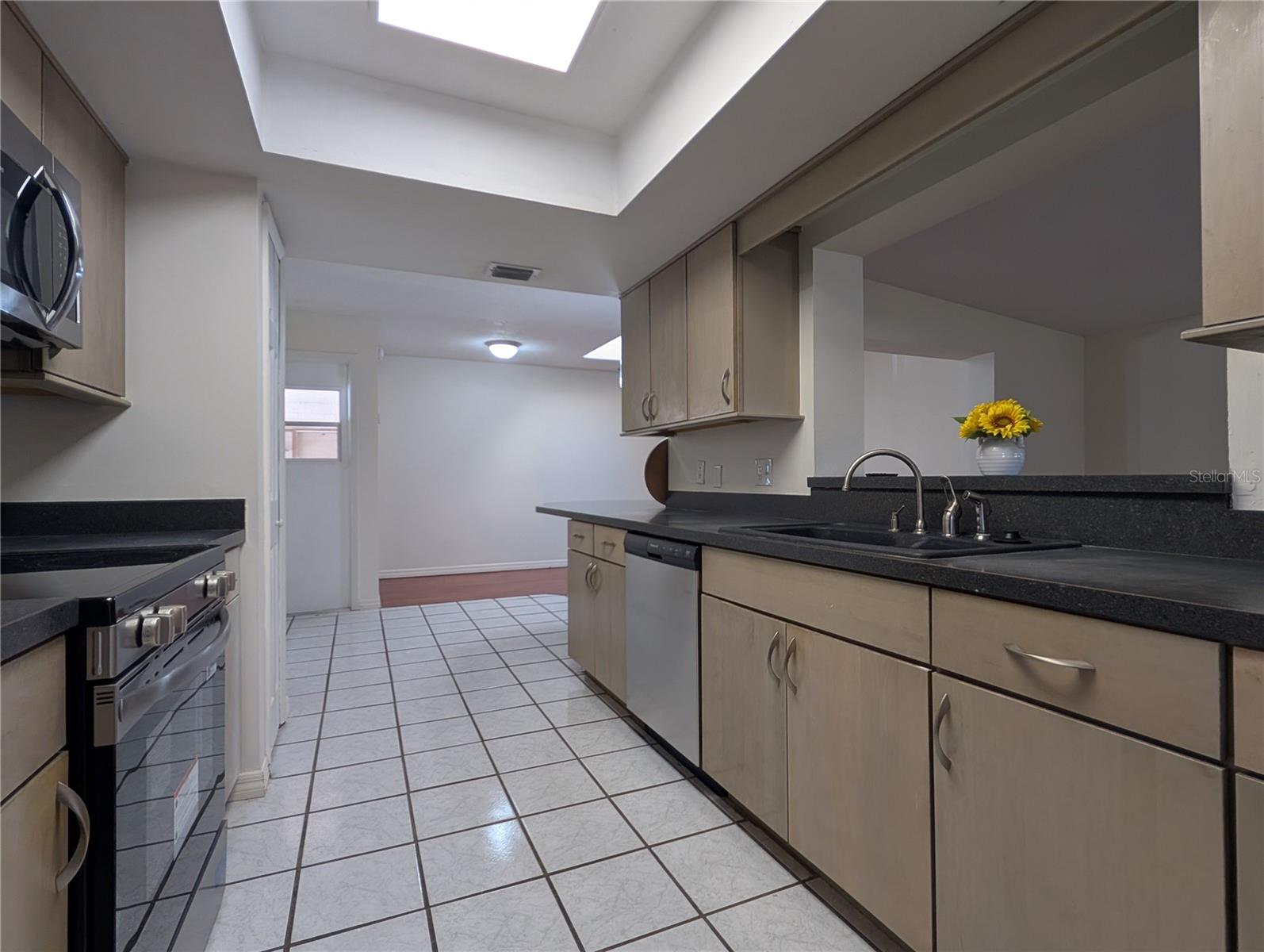 Image 8 of 32 For 627 Prairie Lane