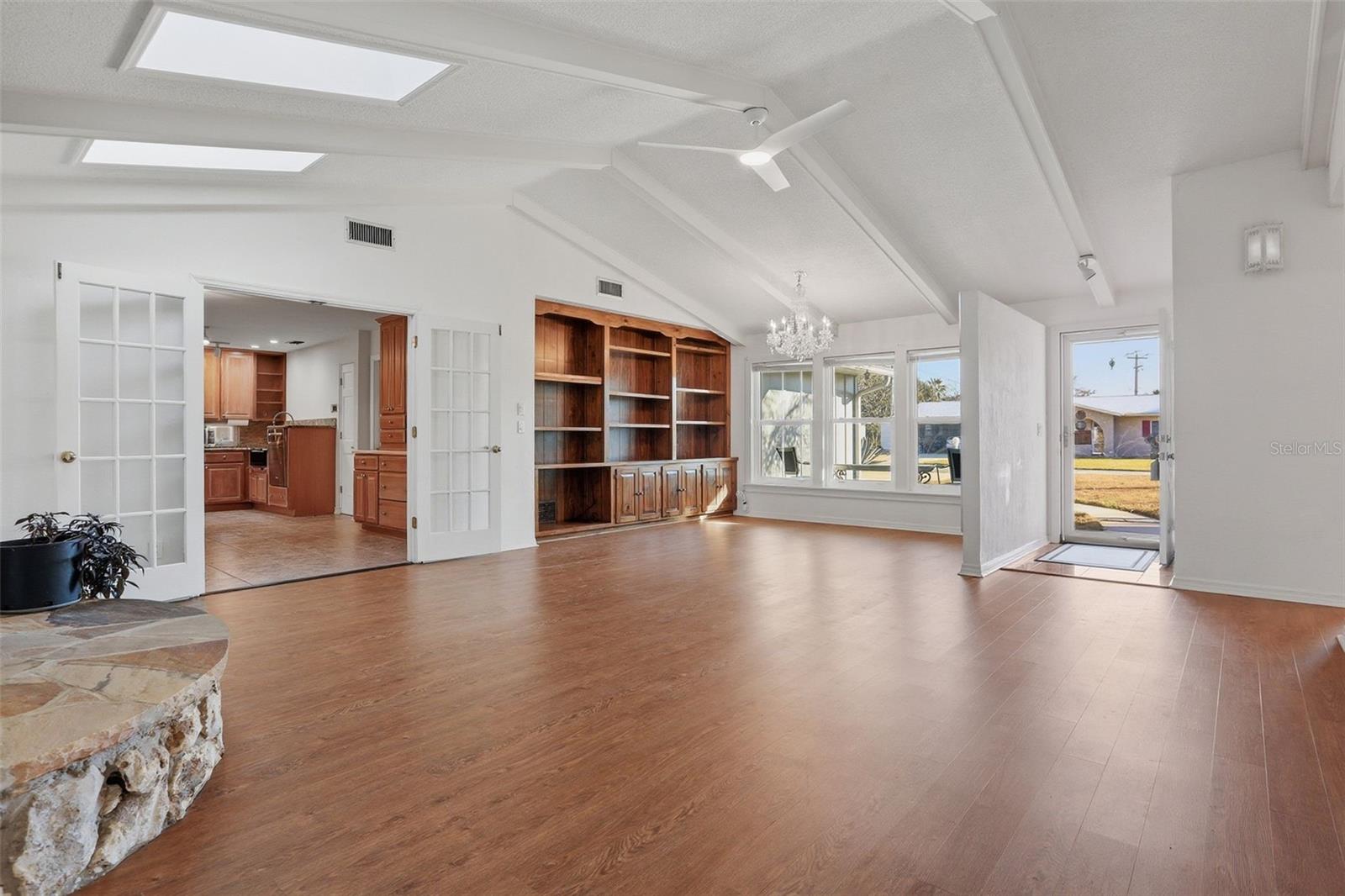 Image 5 of 49 For 88 Cindy Lane