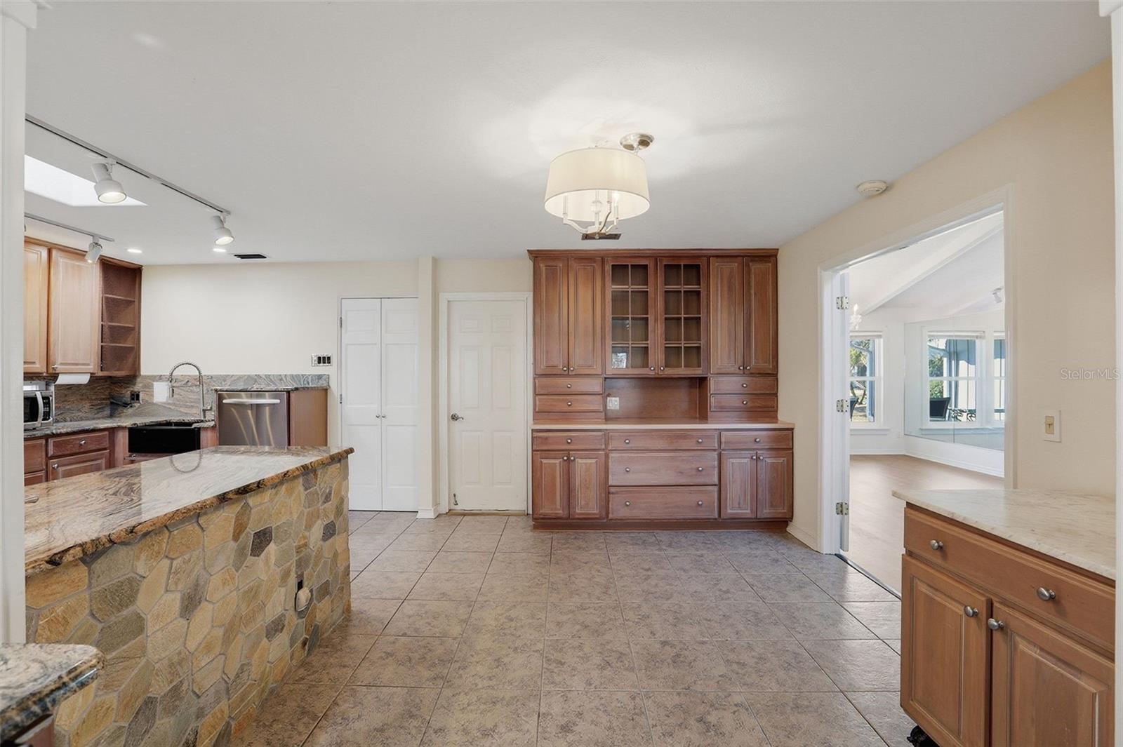 Image 9 of 49 For 88 Cindy Lane