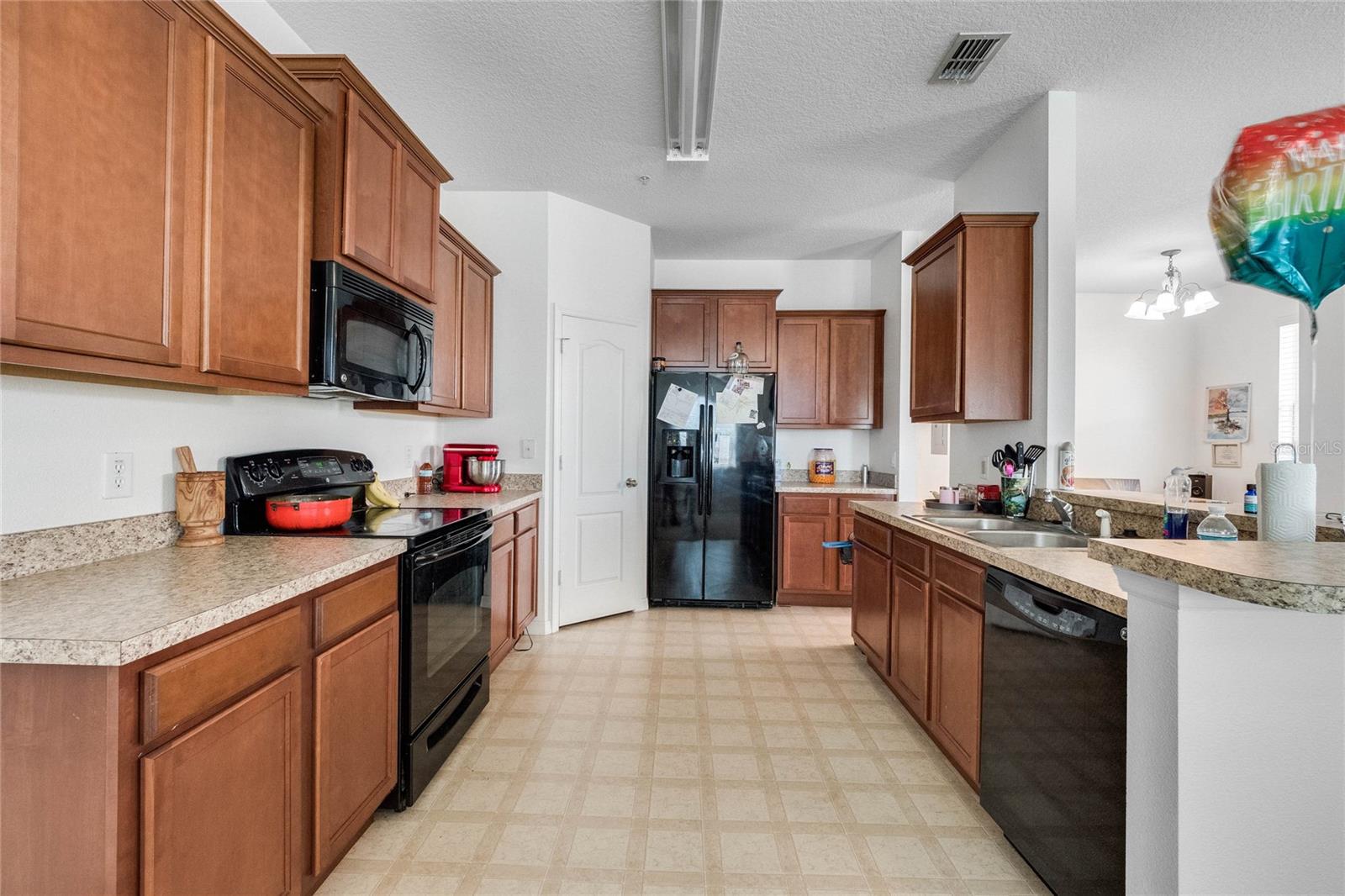 Image 3 of 37 For 1646 Scarlet Oak Loop 58c