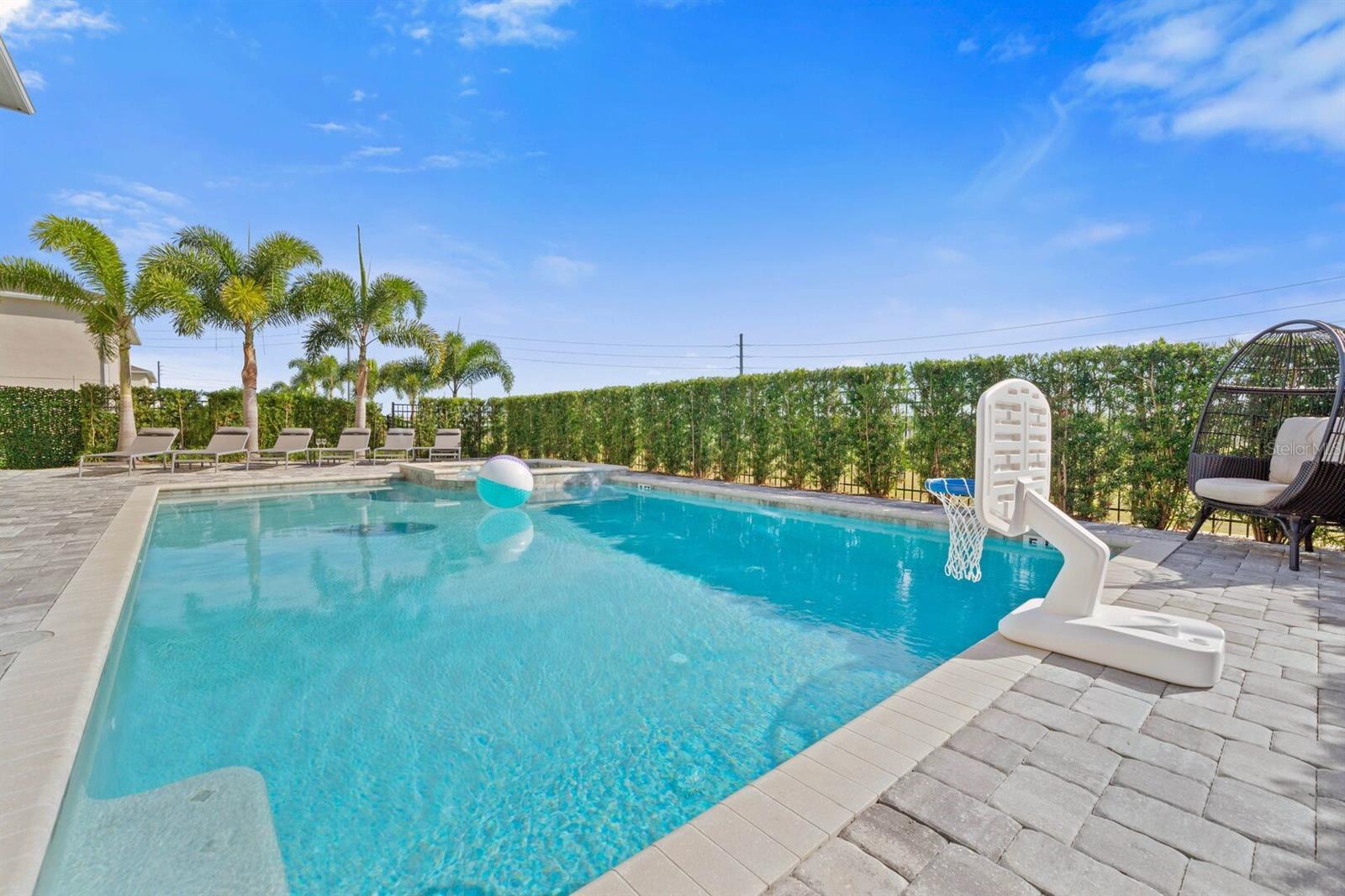 Image 12 of 56 For 308 Southfield Street