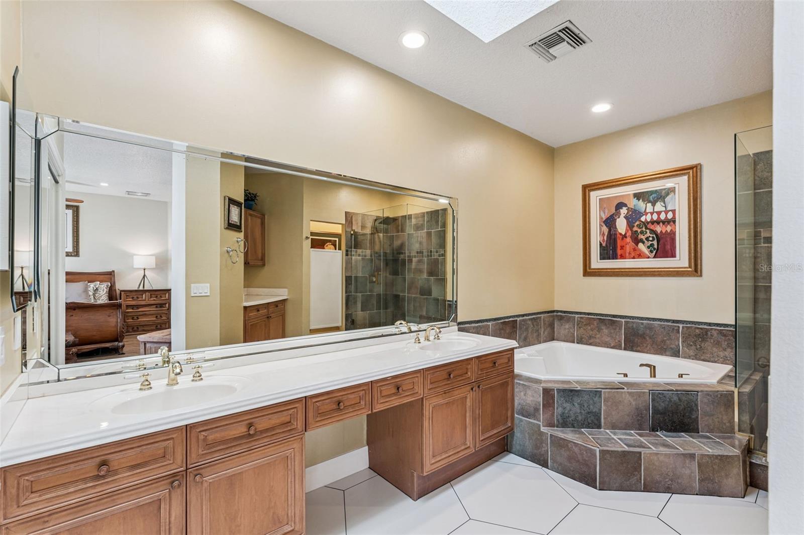 Image 22 of 48 For 7433 Somerset Shores Court