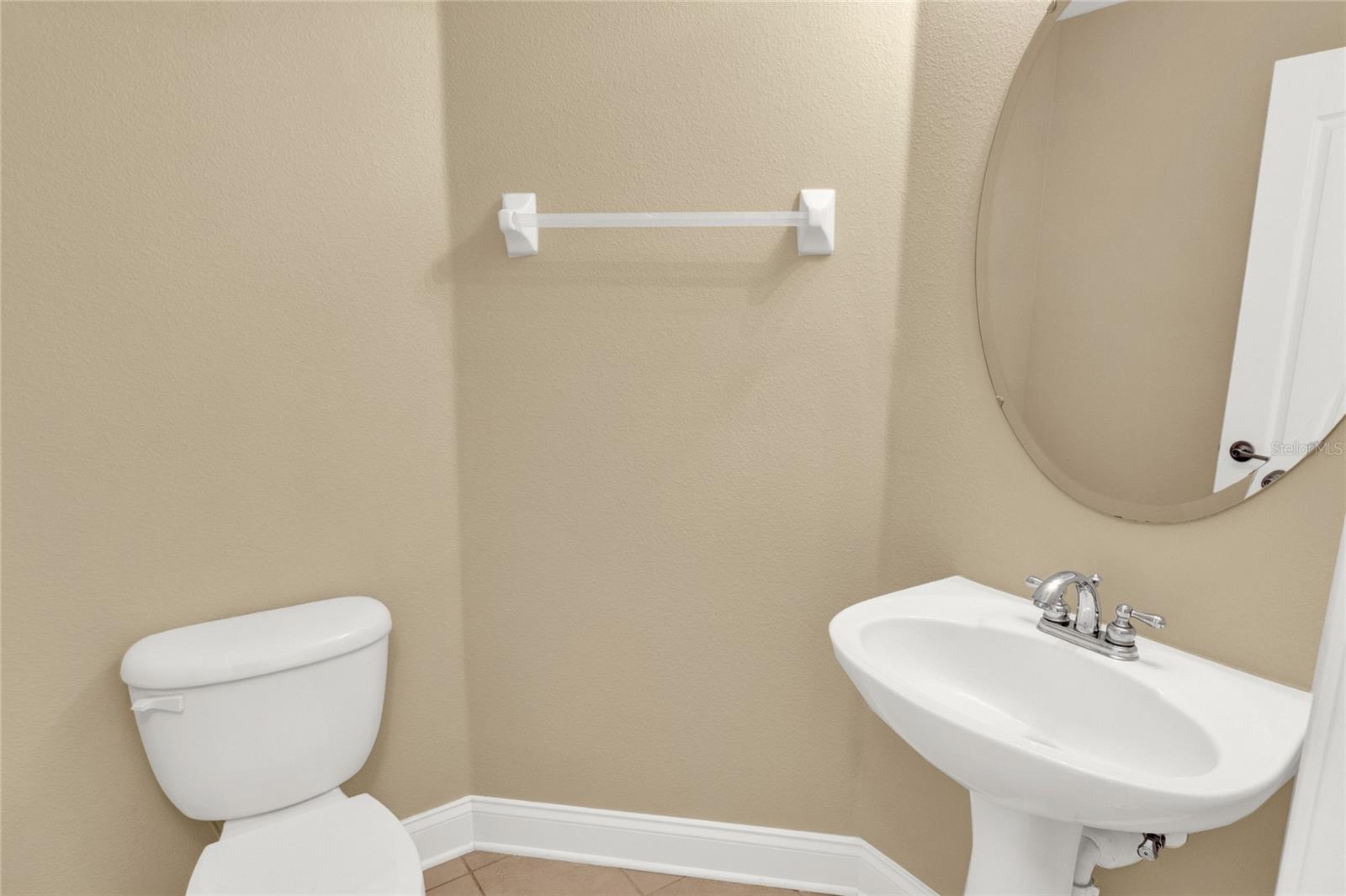 Image 19 of 39 For 12944 Garridan Avenue