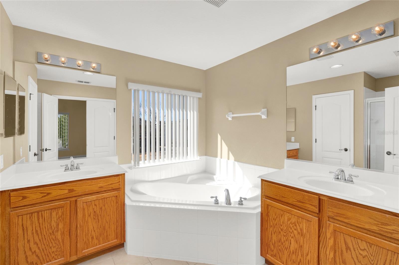 Image 24 of 39 For 12944 Garridan Avenue