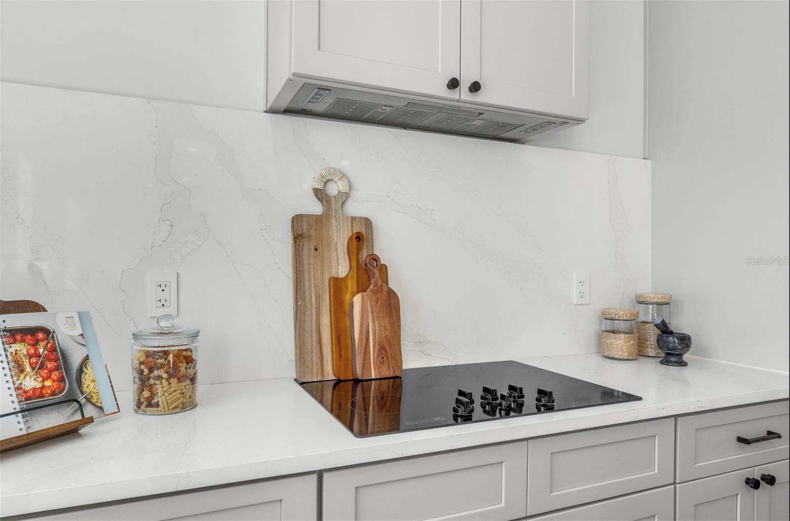 Image 14 of 50 For 529 Princeton Street