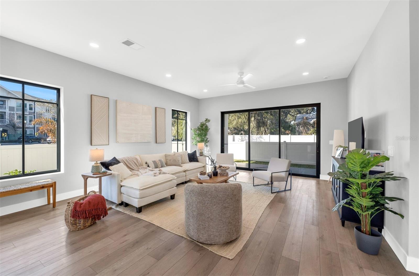 Image 20 of 50 For 529 Princeton Street