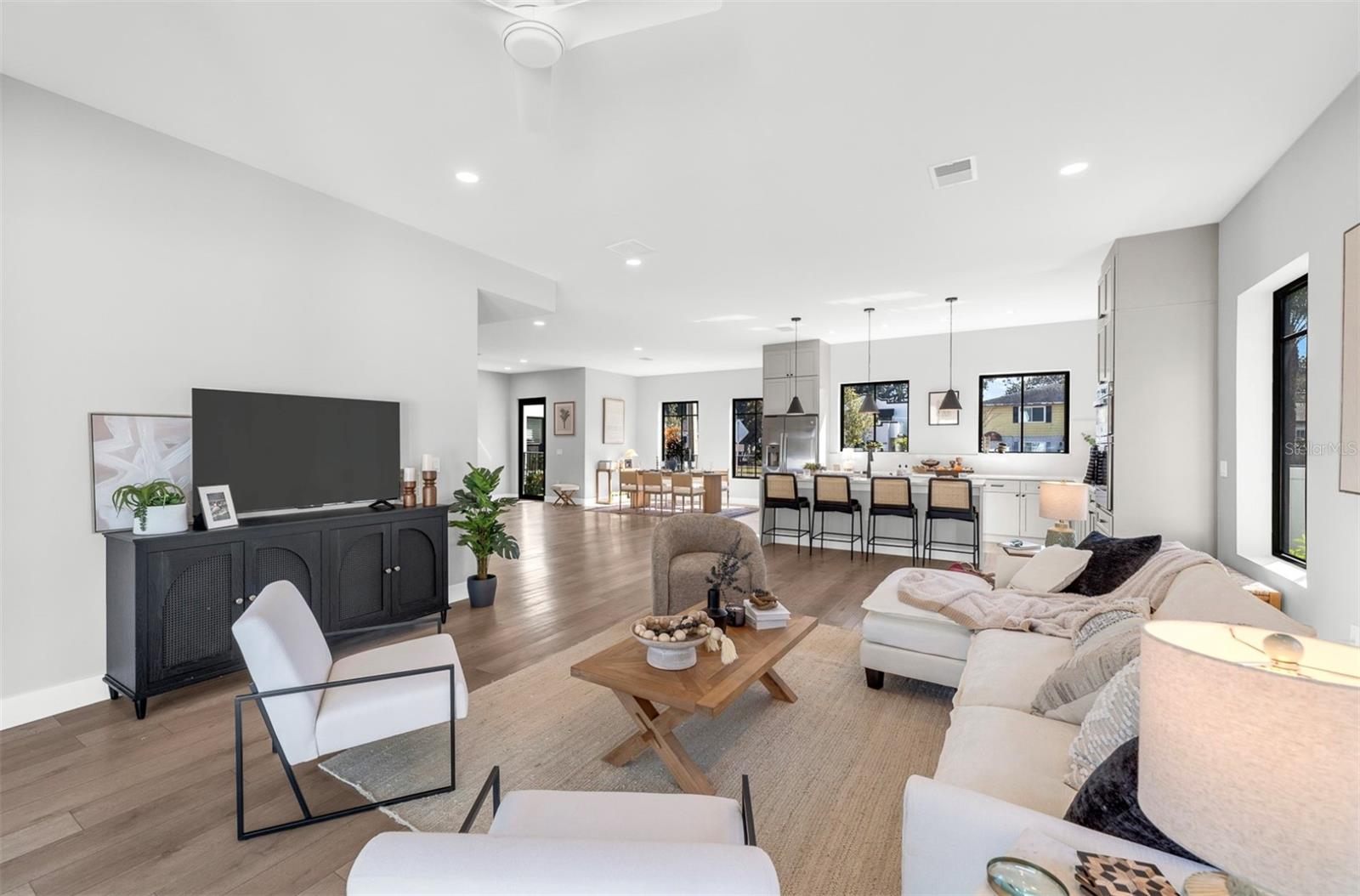 Image 23 of 50 For 529 Princeton Street