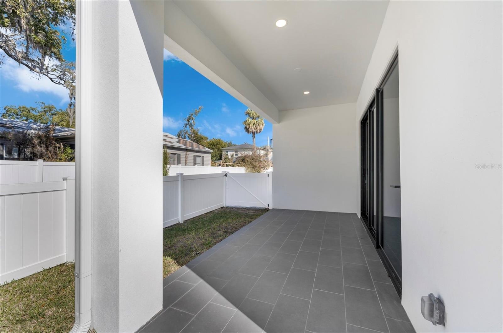 Image 7 of 50 For 529 Princeton Street