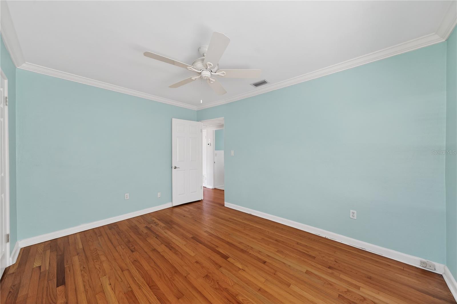 Image 12 of 37 For 3109 Harrison Avenue