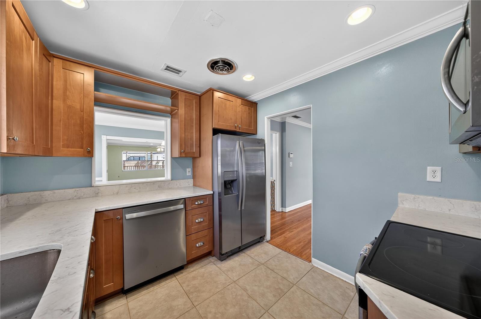 Image 17 of 37 For 3109 Harrison Avenue